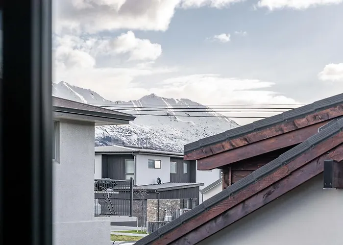 Tranquil Stream Side Retreat * Wanaka