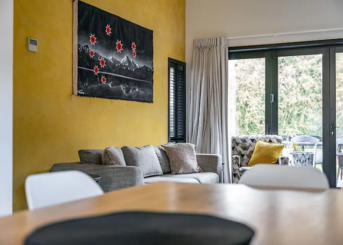 Ferienhaus Tranquil Stream Side Retreat *