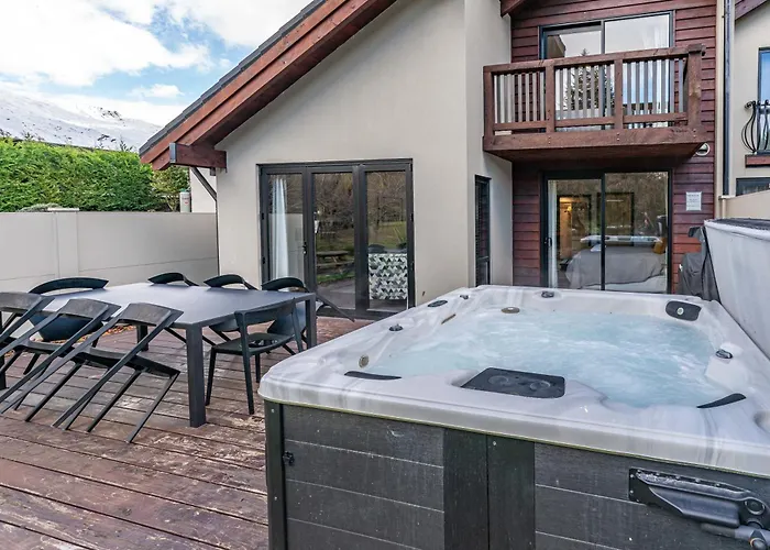 Tranquil Stream Side Retreat Ferienhaus Wanaka