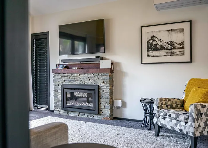 Tranquil Stream Side Retreat * Wanaka