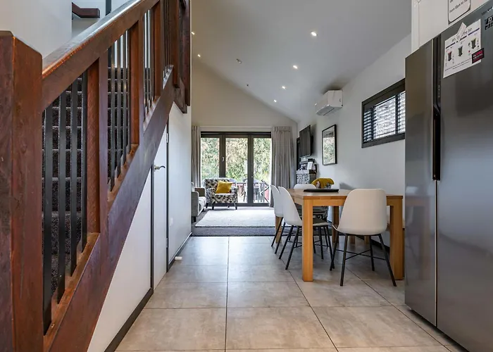Tranquil Stream Side Retreat * Wanaka